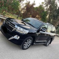 لاندكروز    VXS.                2021  فول اعلى مواصفات رقم بغداد باسمي...