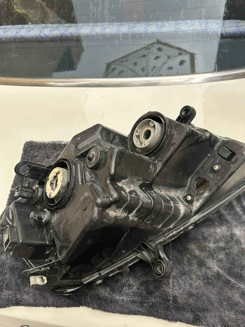 غراض افنجر
السلام عليكم عندي غراض افنجر بلاديه للبيع 
❇️مازده جهة السايق لا كسر ولا فطر وكل قواعدها سليمه يرادلها جلي اذا تريد / 75 الف 
❇️منظومه زنون حتى ال لدات موجوده / 60 الف 
❇️باب خلف السايق بطانه كامله حتى الفيش كامله ولاستيكات الباب و كلشي داخلي موجود والخارج شوفه عينكم / 100 الف 
❇️قاعده فيتبم مال تفصيخ جديده لوك مشتريها وطلعت مو مالتها وماصرلي وكت ارجعها  / 50 الف 
❇️كلوبات هالوجين مال السياره بلاديه عالي / 5 الاف الزوج
الي يريدهن شلع 250 الف ✅
مكاني بغداد - المنصور ***********
