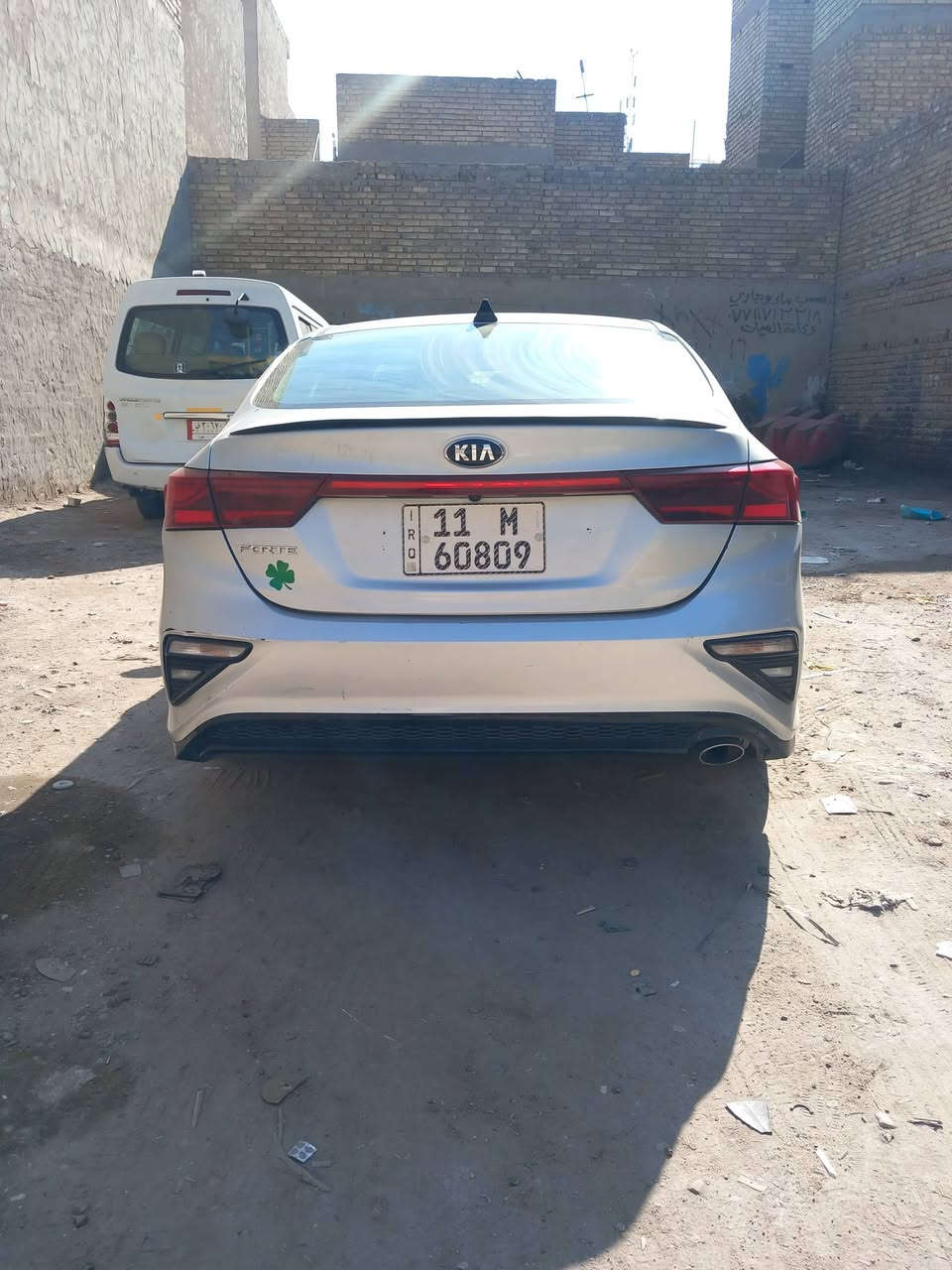 السلام عليكم كيا فورتي موديل 2020 مكينة 2000 دوش حادثها بنيد فقط بدون دواخل كيرها AT جديد  تخم تاير باتري كله جديد السياره احلى من الصور جاهزه ربع متصرف عليها رقم بغداد الدولي بسمي تحويل ثاني يوم مواصفاتها
تحكم ستيرن 
مانع انزلاق 
تحديد مسار
 كروز مثبت سرعه
 شاشه كامره دواره
مانع تصادم 
مكاني بغداد قريب البياع السعر 136 وبيها مجال بصيط 
***********
