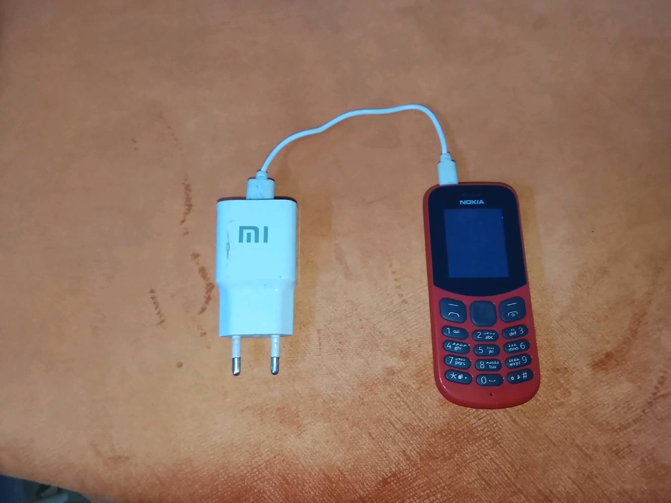 السلام عليكم حبايب هذا موبايل نوكيا بحاله جيده جداً ومستعجلين على البيع تقريبا موبايل حديث من نوكيا واستعمال قليل ويمكن الفحص عند الاستلام فيمكن التفاوض على السعر التواصل على تلي نتفق على السعر ومكان الاستلام مميزات لديه العاب كثيره ويمكنك لعبها اثناء فراغك ويمكنك ان تضع لديه رصيد