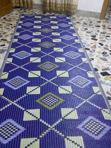 اغراض منزليه للبيع للإستفسار  ***********
حصيرة نظيفة بدون عيب  ٣في٤    ٢٠ 
حصيرة   ٨
جنطة سفر   ٥ 
صندوق حديد كبير لحفظ الملابس ٣٠
صندوق خشب  كبير لحفظ الملابس ٣٠
مكتبة كتب او بلول يصلح  ٣٠
كومدينه موديل قديم جدا يعني تراثي  ١٥
ميز   ٥    الف
ميز  مضبوط بي دولاب مال مطبخ او محل ٤٠
