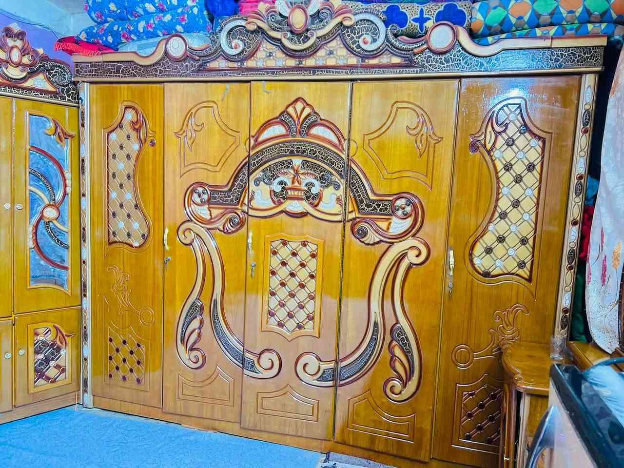 سلام عليكم غرفه نوم نجاره عراقيه ام الخمسه نضيفه كلش كامله سعره 700 وبيها مجال بسيط مكانه ناصريه مركز اي استفسار خاص او متوفر واتساب ***********
