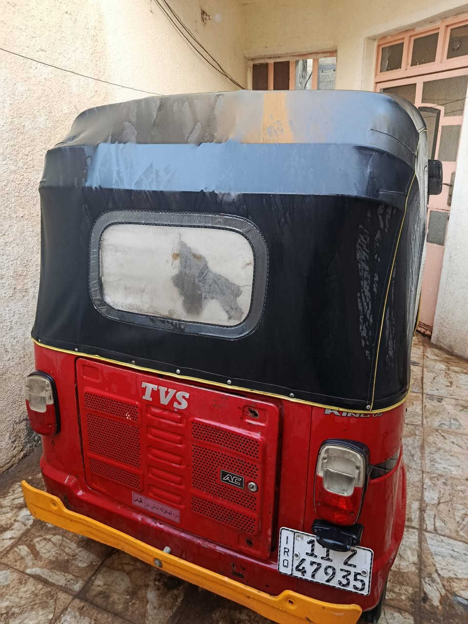 السلام عليكم 
تكتك tvs موديل 2018 رقم وسنوية باسمي تحويل ثاني يوم 
مكينة جديدة صار 10 ايام من شادها 
كهربائيات كلها شغالة مابيها اي نقص 
كاملة مكملة كبل للشارع سعر 4700 
رقم ***********
مكان بغداد الشعب
