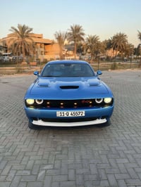 جالنجر موديل 2023 لون مميز بحري فئه SXT تو ويل محرك 6سلندر رقم بغداد ب...