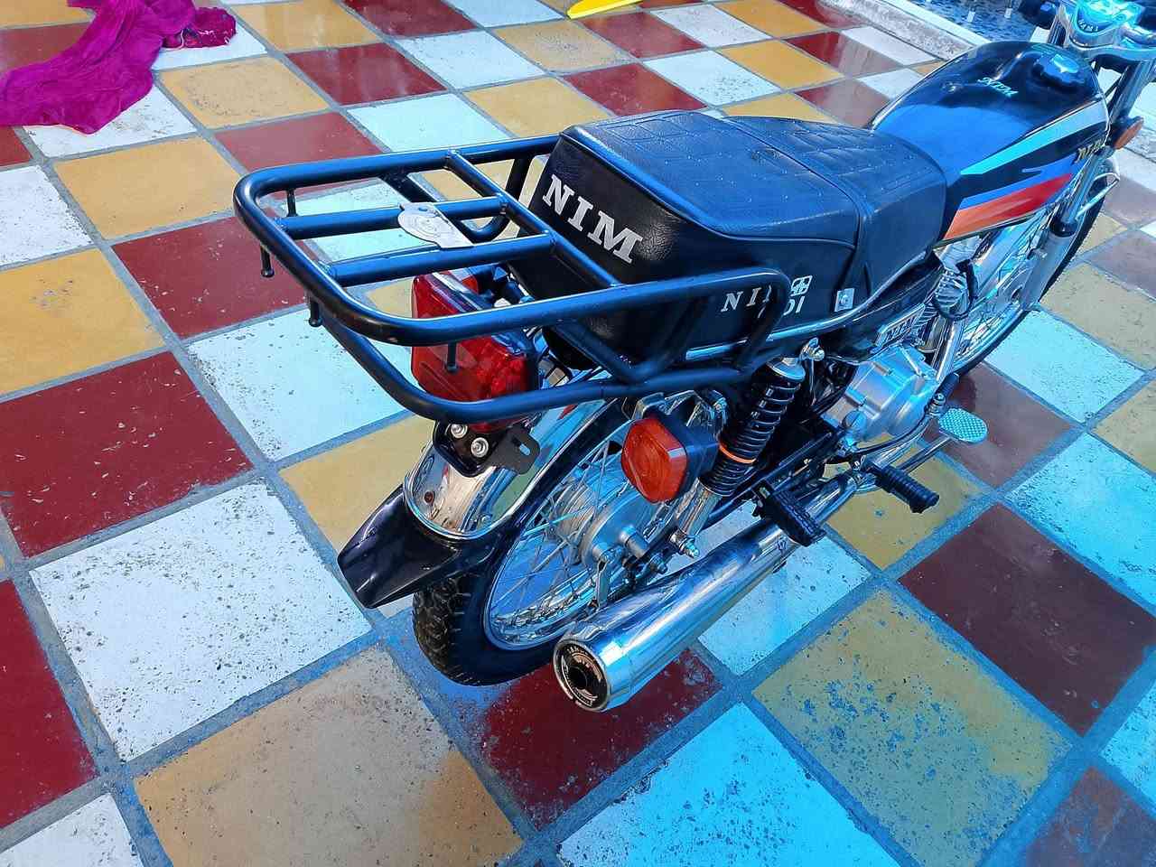 السلام عليكم دراجه نامه امتياز للبيع موديل 26 صار لها شهرين من طالعه من الوكيل مقفوله كفاله عامه مكاني حله شارع 80 والسعر 680 وبيها مجال والاتصال على هذا الرقم ***********
