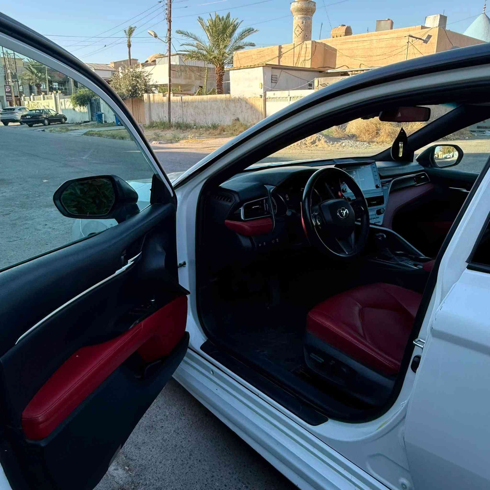 يا الله‏
𝐓𝐎𝐘𝐎𝐓𝐀 𝐂𝐀𝐌𝐑𝐘-𝐗𝐒𝐄 
Hybrid
تويوتا كامري (XSE) موديل : 2022
اللون : أبيض لؤلؤي تو كلر بلادي 

عداد المسافة :  35 الف

حجم المحرك : 2.5L ( 4.سلندر )
                                 (هايبرد 🔋)
الضرر : جاملغ امامي مبدل وبنيد مبدل والباب نصبغت نفسها ‏بيها تعديل بل شاصي بدون كص 
المواصفات : 𝐗𝐒𝐄
فـول مـواصـفـات داخل احمر
سلايد روف
ابواب  بصمة
بصمة تشغيل 
تشغيل عن بعد (𝐑𝐄𝐌𝐎𝐓𝐄 𝐒𝐓𝐀𝐑𝐓)
شاشة  كبير
كاميرا خلفية 
ويل 19 الرياضي 
حساسات خلفيه
هاند بريك بصمة
اوتو هولد (𝐀𝐔𝐓𝐎 𝐇𝐎𝐋𝐃)
اوتو ستارت (𝐀𝐔𝐓𝐎 𝐒𝐓𝐀𝐑𝐓)
اوتو ستوب (𝐀𝐔𝐓𝐎 𝐒𝐓𝐎𝐏)
رادار امامي (تحديد مسار)
‏‎رادار جانبي (نقاط عمياء)
‏‎حساسات خلفي 
مانع انزلاق+𝐀𝐁𝐒
3انظمة  (𝐄𝐂𝐎) (𝐍𝐎𝐑𝐌𝐀𝐋)(𝐒𝐏𝐎𝐑𝐓)
نظام EV MODE
تحكيم استيرن+ شفتات استيرن
كشنات جلد ، كشنات كهربائي
كشنات الامامي هيتر 
لايتات (𝐋𝐄𝐃) عدسة زينون بيلادي
اناره داخليه led 
ترحيب بلادي بالدواسات 
شاحن وايرلس
مثبت سرعه تفاعلي قيادة اليه 
تحديد مسار 

مكاني بغداد عامريه
السعر 176ورقه
اي استفسار ***********
