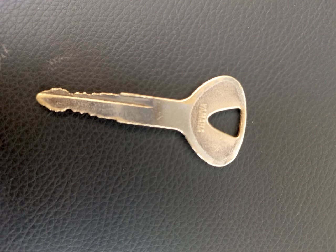 سلام عليكم بطه موديل 2000 نضيفه جدآ كله شغاله ما مفتوحه ومكفوله من كلشي مكاني كربلاء للأستفسار *********** سعره 450
