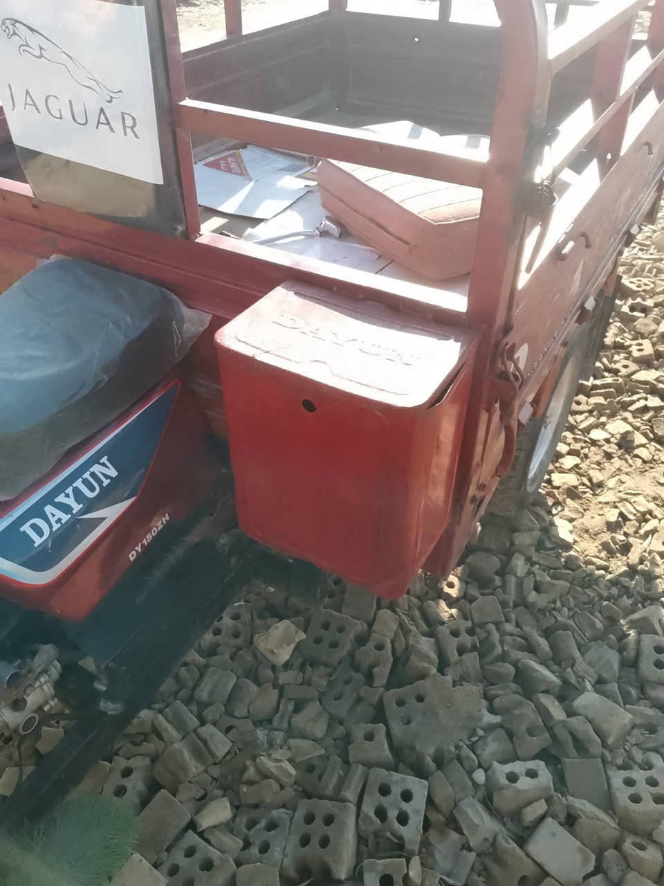 سلام عليكم ستوته دايوان مديل 17شغاله كهربائيات سلف لايت ستوته خير من الله اوراق  
كاملة سعر 800بغداد
***********
