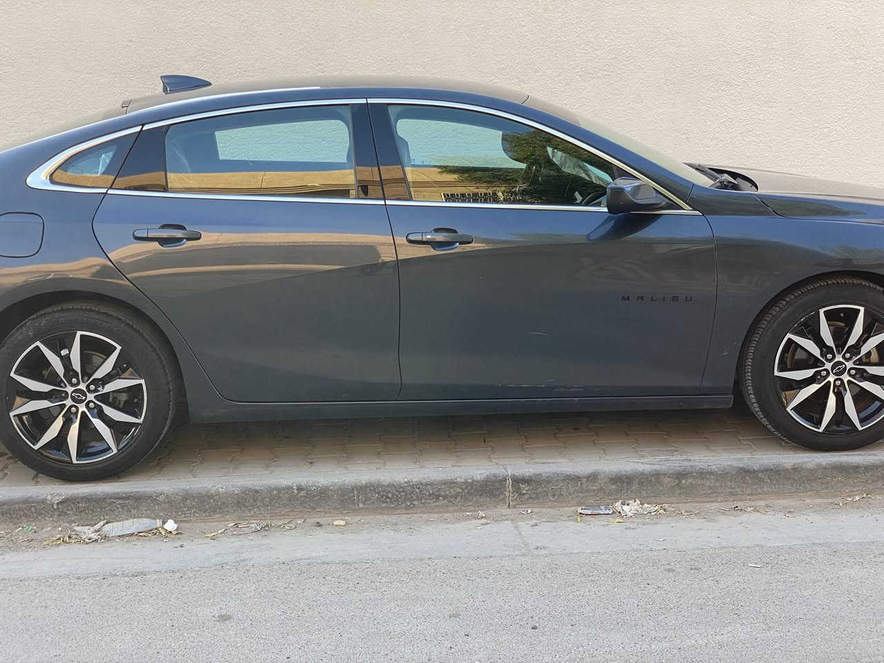 السلام عليكم ورحمة الله وبركاته

للبيع شفروليه ماليبو موديل 2021 فئة RS

ماشية 64 ألف كم قابل للزيادة

بيها ضربة مثل ما موضحة بالصور ايرباك ما طاك ،

السيارة بحالة ممتازة و ما بيها أي مشكلة تشغيل وتطلع وين ما تحب تفحص اخذها

السعر 127 وبي مجال 

قبل ما تحكم على سعر تعال جيك السيارة واخذ تراي بيها  وبالتوفيق للجميع يارب 

رقم الهاتف : ***********
وبي واتساب
