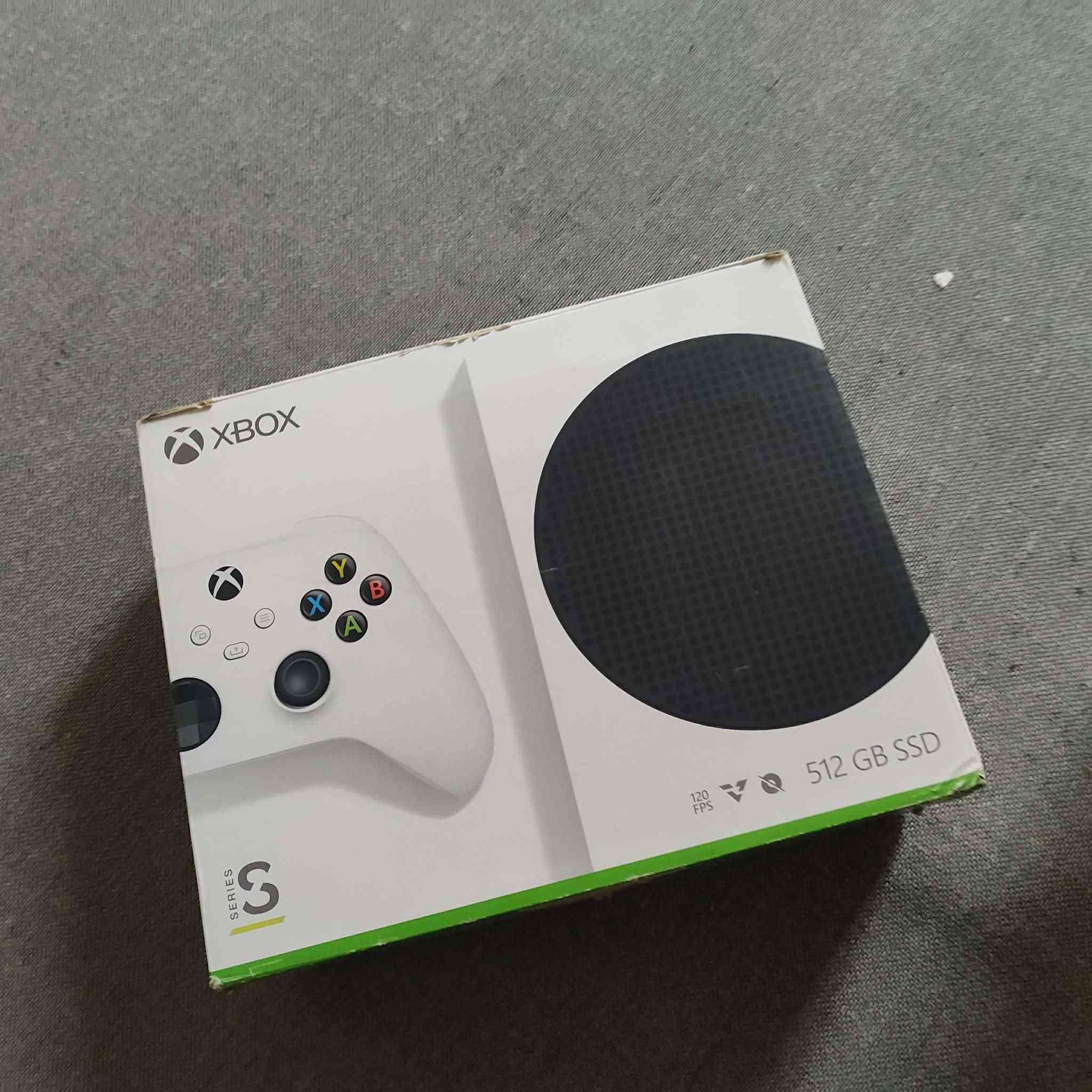 السلام عليكم(( اكس بوكس سيريس اس)) اخو لجديد لوك مستعمل قليل  بي العاب جيتي اي وفورنايت وبي فيفا وبي بعد العاب منزلات ويده مالته جديده(شرط تجي تفحص وتاخذ) سعرة 380الف قفل مكاني بغداد جديدة ***********
