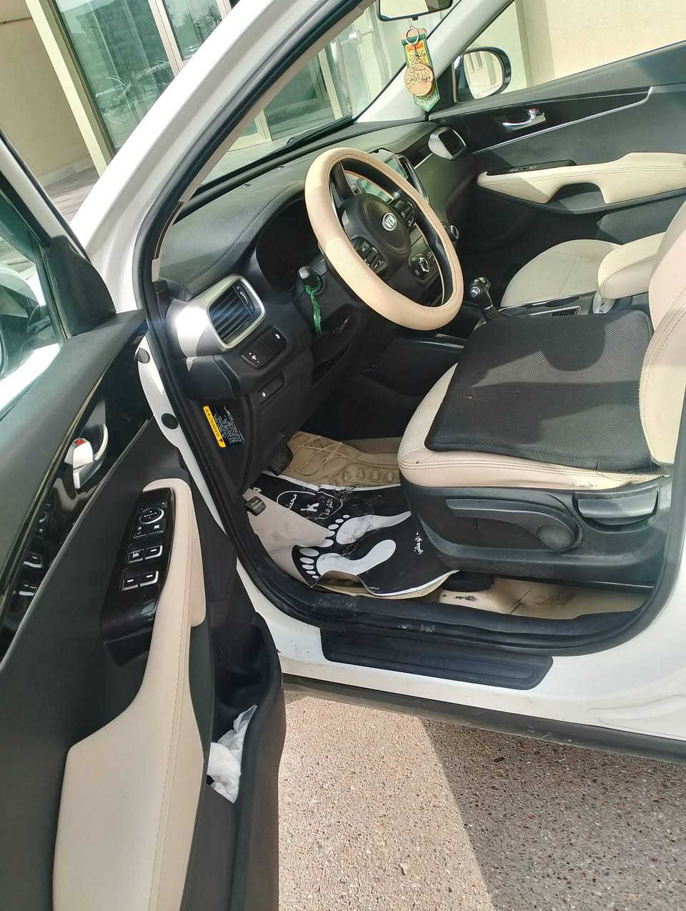 سورنتو امريكي 2017 سبعه راكب داخل لونين مكرك سته سلندر  مكلف بنشر مكان كراده قرب مستشفى الحسين ***********
