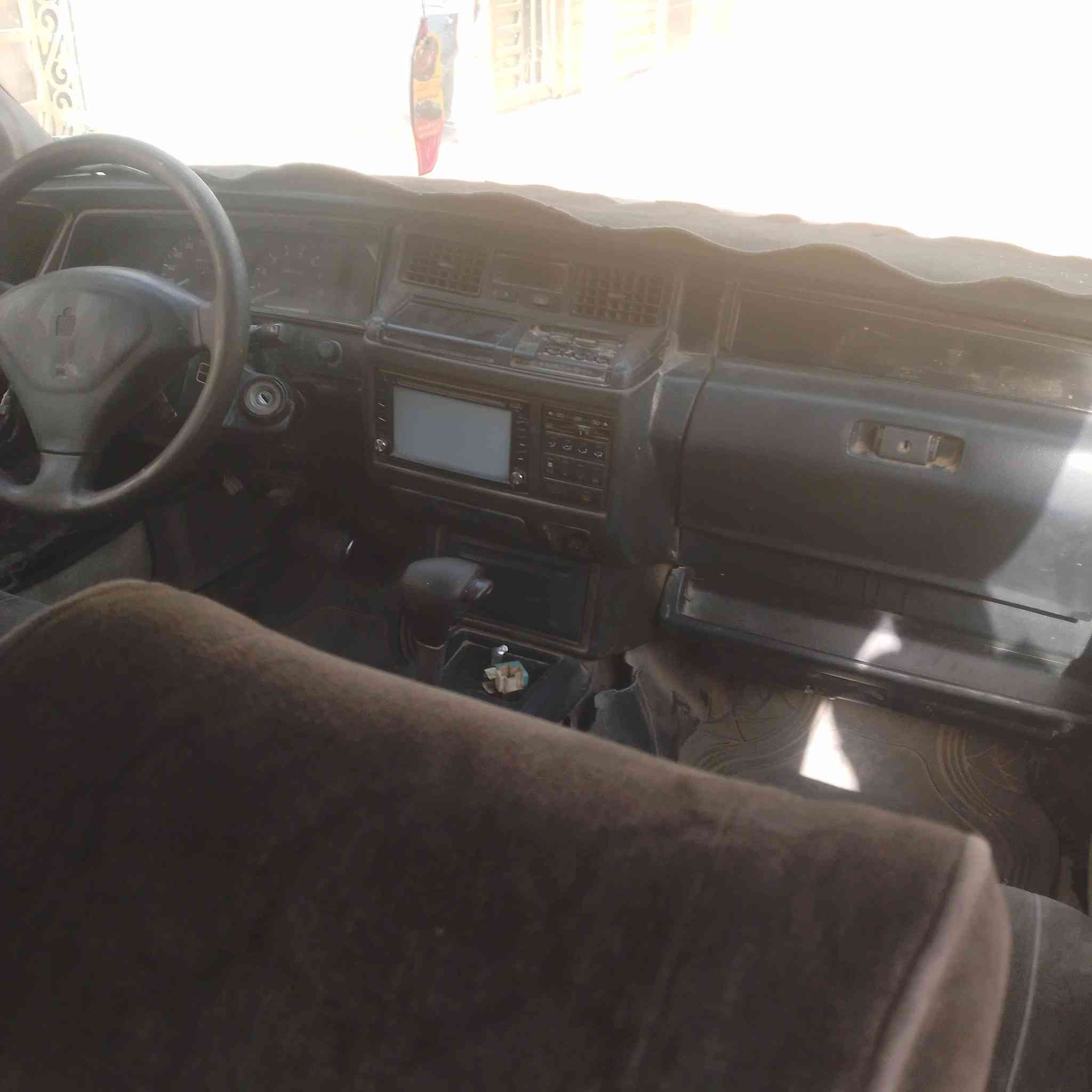 سيارة جاهزة موديل 2000 سنوية منتهية ب2018 راعية موجود تحويل ثاني يوم  غير مسؤول بالغرامات سعر 25وبية مجال مكان سياره ناصرية مركز الاتصال على الرقم *********** او ***********
