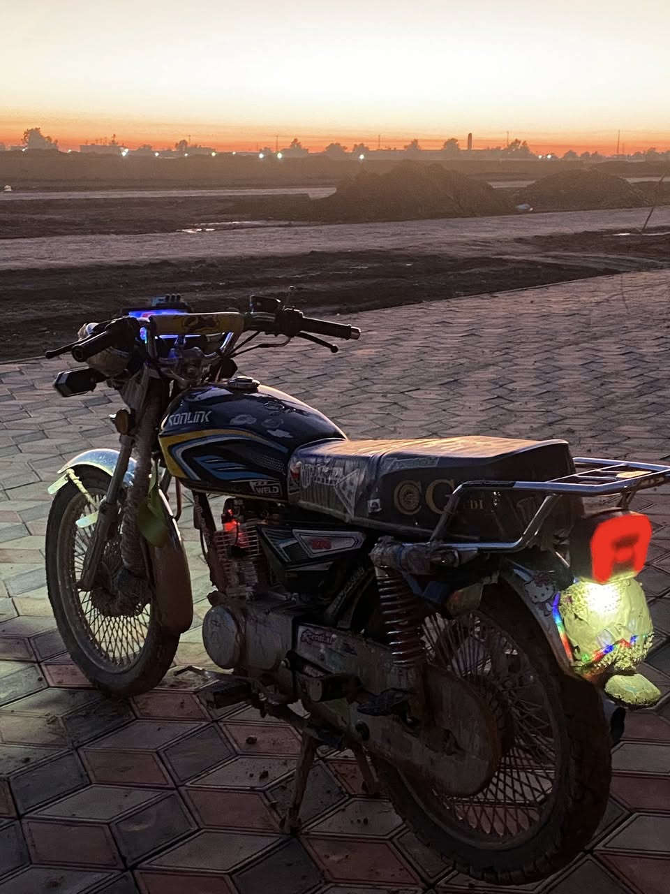 تايكر 25
ما مفتوح صالنصه رياضي كلشي شغال 
نقوصات بسيطه بيع مباشر شراي اتصل 
650 
***********
