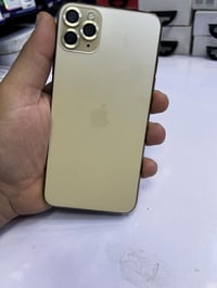 ايفون ١١ برو ماكس ٦٤ جهاز حيل نضيف مبدل شاشة اصلية ٣ خيارات وبطارية اص...