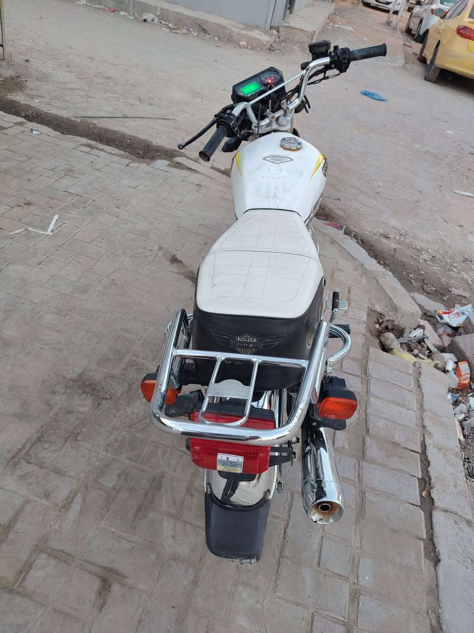 دراجه خمسه كير للبيع ما مفتوحه أوراق اصولي وكيله بل خان ابن عنجور مكان نجف حي الأنصار سعر ٨٥٠ او بيه مجال موبايل ***********
