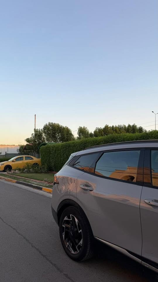 سبورتج sx برستيج  لون سمنتي داخل احمر 

مكانها بغداد
فول مواصفات 
بانزين 
موديل ٢٠٢٣ بدون رقم 
حادثها ٣ قطع وصور الحادث موجوده جوه بالصور   
سعرها ١٥٥ ورقة 
الرقم للتواصل 
***********

المواصفات 
حساسات امامي خلفي
كشنات جلد تدفئة وتبريد 
كامرات امامي وخلفية وجوانب ٣٦٠ درجة
بانوراما 
شاشة متصلة 
شاحن لاسلكي
سماعات محيطية
