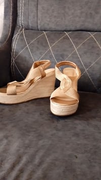 احذية اوروبية • جديدة • ما مستخدمة