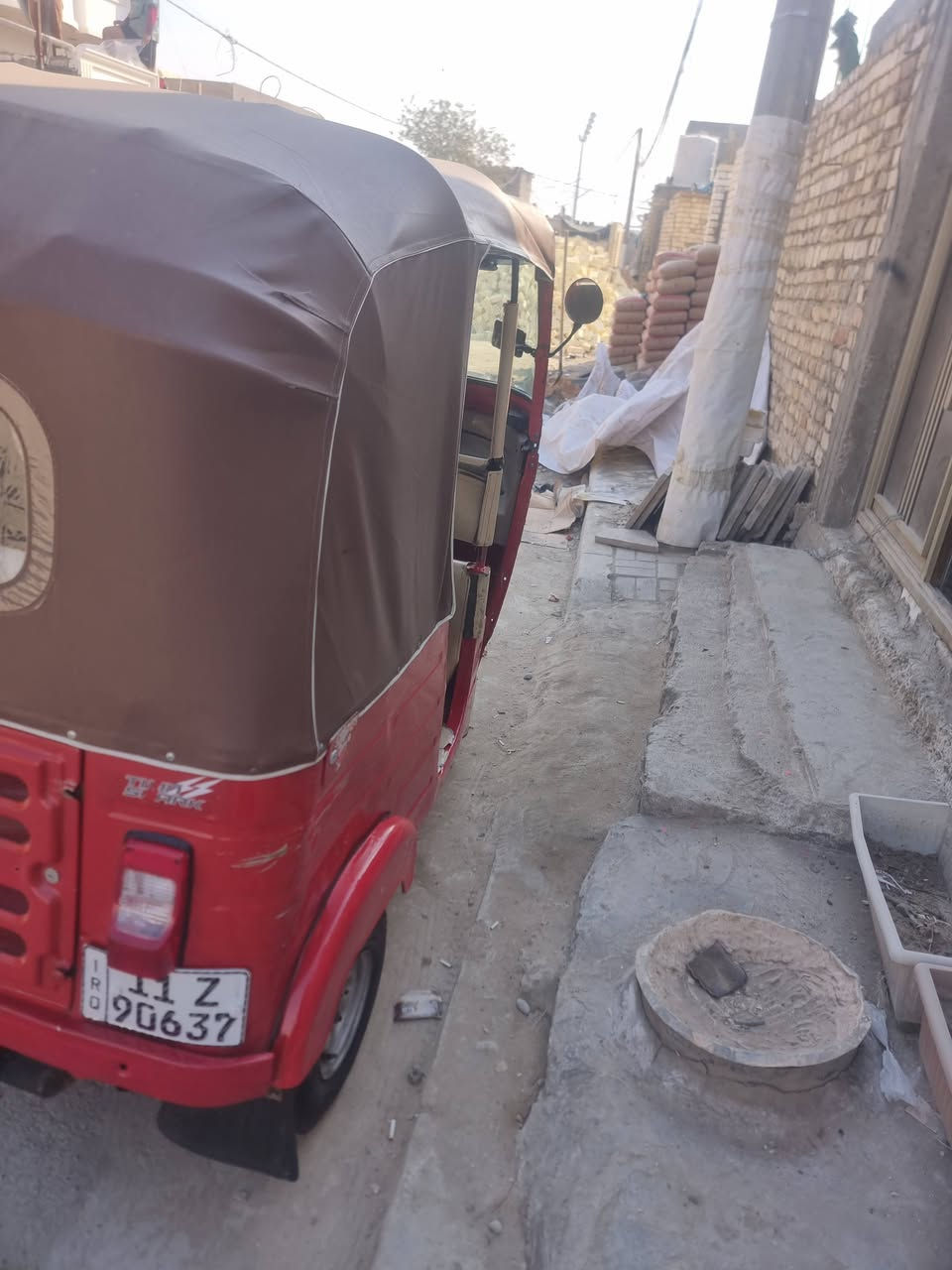 سلام عليكم تكتك البيع ٢٠ مسجله بسنويه 19شهر 12 تحويل ثاني يوم تكتك حلوه كل نقص مابيه مكينه اكسن لا تنقيص لا تبخير ما مشروكه تخم تاير جديد كهربيات كله شغاله شوف الفيديو وسمع صوت المكينه شلون ناعم *********** مدينه الصدر حي الكوفه
