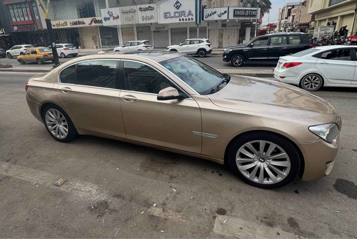 السلام عليكم ورحمه الله وبركاته      
 BMW 2014 f01 series 740Li خليجي
 جديد ومكفول مغلفه ppf حمايه
للبيع او للمراوس حسب الرغبة 
خليجي وكالة الغانم مكفوله لون مميز الوحيده ابغداد هذا اللون السيارة بيها فقط الجاملغ الأيسر انشخط وبدلته وكاله
مواصفات .ViP__LARG
فوووول لفولللل ماشيه 89 
✅ابواب شفط
✅جنطه شفط
✅حساسات امامي خلفي 360 
✅مري قلاب +شفط+اشاري ليزري
✅داخل مشمشي وضع الوكاله كشنات كهربائي تدفئه تبريد مساج تجاوي كهرباء 
✅كير كوبرا 
✅5بردات
✅زراك لايت 
✅لايت داينمك +زينون اصلي 
✅رادار
✅دشبول خلفي صاج
✅ماوس تحكمات 
✅دبل كير
✅سيدي جنجر 6 اقراص 
✅5بصمات ابواب لمس
✅كتلوكات رموندات شركه بيهة
✅مكينه كير حدادية وضع شركه شرط
✅تراي زيرو وهية وضع الوكاله 
رقم بغداد مميز الجديد بأسمي تحويل بنفس اليوم 
سيارة جديده ولاتقارن بالبقية مكانه بغداد 
للتواصل 
*********** بغداد, العراق
