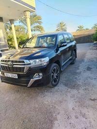 لاندكروز ساس موديل ١٧ سيارة حلوه بيه شبر بارد فقط مكاني بغداد ٠٧٩٠٢٤٤٩...