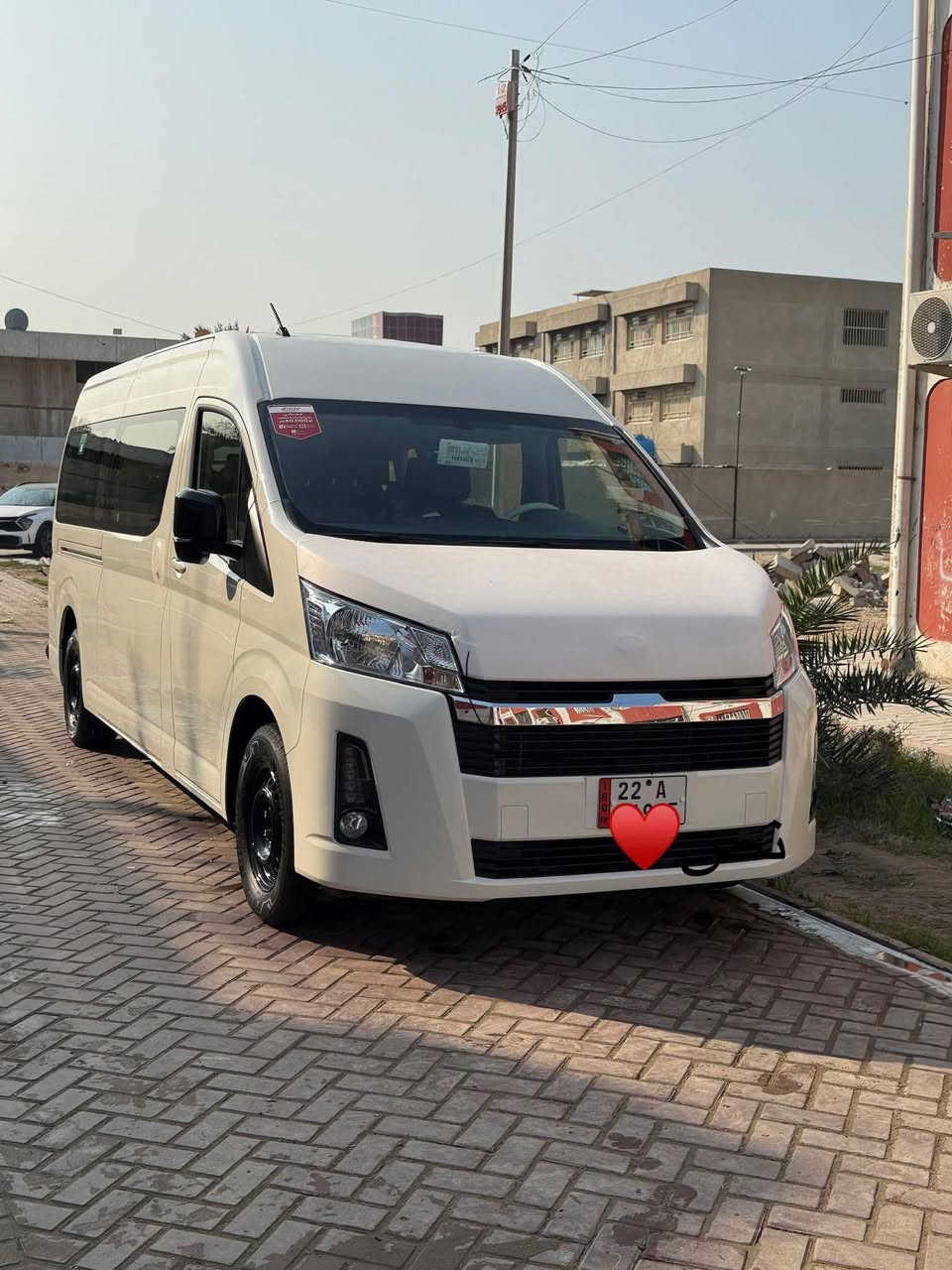 السلام عليكم 
من رخصه صاحب الكروب 
هايس موديل 26 كير عادي فول مواصفات للبيع السياره كفاله عامه ماشيه8000
للاستفسار ***********
