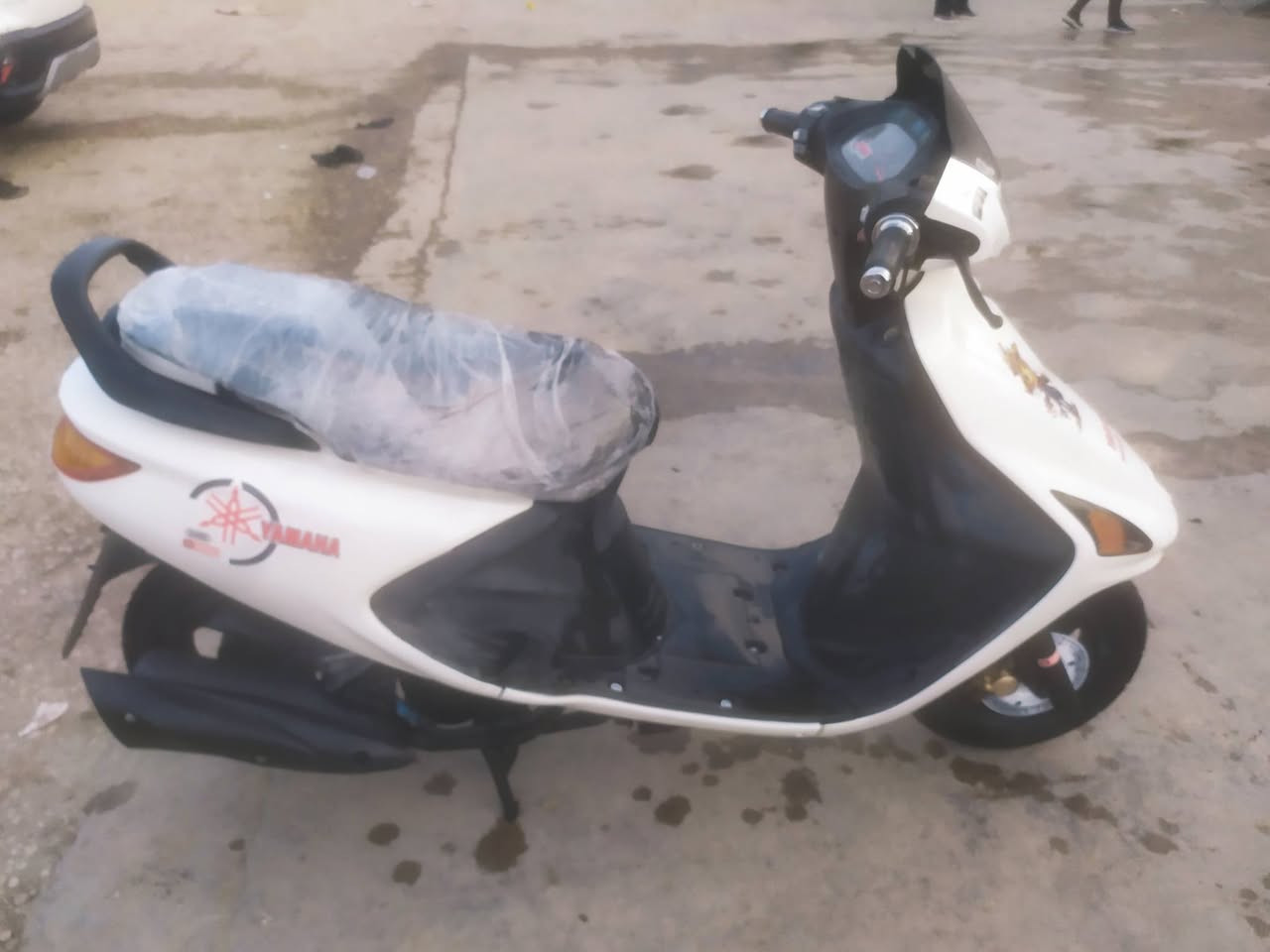 السلام عليكم دراجه فراشه كرستال ياباني الاصلي الدراجه احلى من الصور بهواي دراجه اي قطعه بيه ختم كله مختمه ختم واحد كامله من كلشي فحل ابراد ام الدسك دراجه حاويه السعر 370وبيه مجال *********** اكرر دراجه حاويه سوادات كله ملح متوازي علا بعته مكاني بلقاسم
