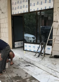 للبيع واجهة محل المنيوم كاملة جام مع باب  ١٥٠ الف ابعادها  ٣٢٠ ارتفاع ...