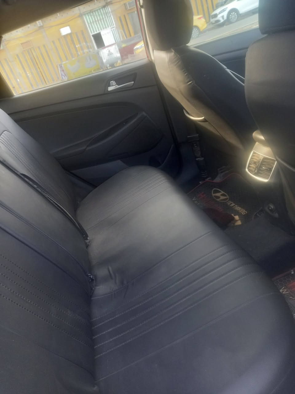 هونداي توسان موديل ٢٠٢٠ أمريكي رقم انكليزي بابل باسمي سنوية جديدة تحويل ثاني يوم السيارة متجاية ومصبوغة عام كير مكينة تبريد شرط السيارة ماشية ٤٥ الف حدادية شرط السيارة جاهزة كل نقص مابيها بصمة باب مواصفات حلوة السعر ١٢٥ وبيها مجال للشراي بيع او مراوس الشراي يتصل مكاني سماوه ***********
