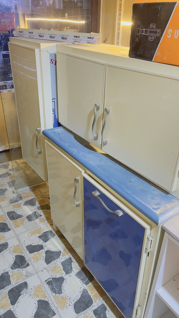 كاونتر سنك مع ملحق المنيوم مستعمل اخو الجديد سعره مناسب مكاني بغداد شهداء السيديه *********** واتساب موجود
