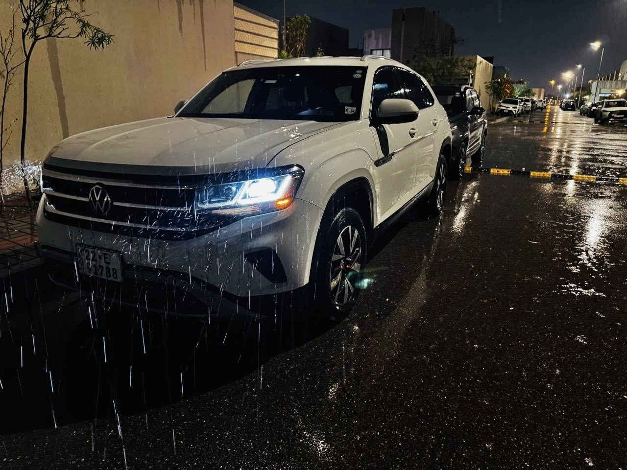 بيع مستعجل 

فولكسواجن  ‏Volkswagen أطلس 2023 كروز سبورت

 ماشي 50,000 كيلو تقريبا قابل للزيادة 

فول ما عدا ال سلايد

 حادث الدعامية خلفية فقط ومبدل بلادي  

بيها طخه بسيطه بالباب من جوه خلف الصدر بالعراق

رقم اربيل تحويل مباشر 

مكان السيارة بغداد ( مجمع بدور بغداد او الكرادة ) 

السعر 250 ورقة وبي مجال 

الشراي يتصل وبالخدمة 

***********

