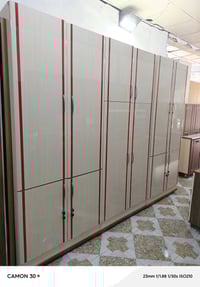 خزانة عرض • ٢٧٠×٢٢٠×٧٠سم • سليماني