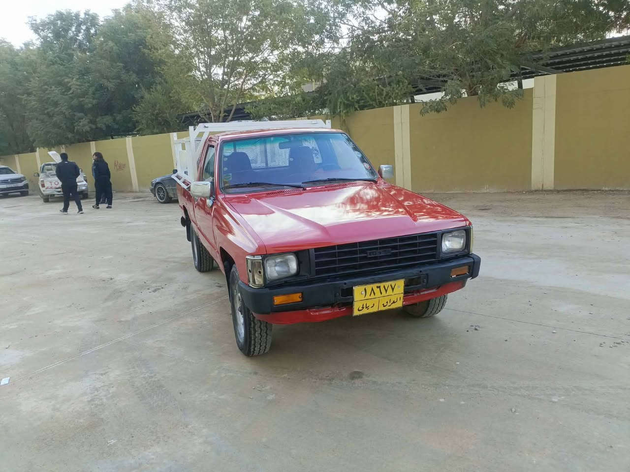 توێتا پیکاب بۆ فرۆشتن مۆدێل 1985 سەنەوی بوە پێشتر بەڵام ئێستا هیچی نیە سەنەویەکەی گم بوە گێڕو مەکینەو ئەکسل بەشەرت تەقەو ڕەقەی بەشەرت چوار تایەی تازەی لەژێرە تازە بۆیاخ عام کراوە زەڕبەو لێدرانی نیە ماڵی دۆست و کاسپیە سعری 25 وەرەقەو کەمێک مەعمەلە شوێن کەلار موشتەری نیت شێتم مەکە ***********
***********
