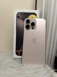 ايفون 16 برو ماكس بطاريه 100 مشحون 35فقط كامل ملحقاته الاصليه وتر بروف...