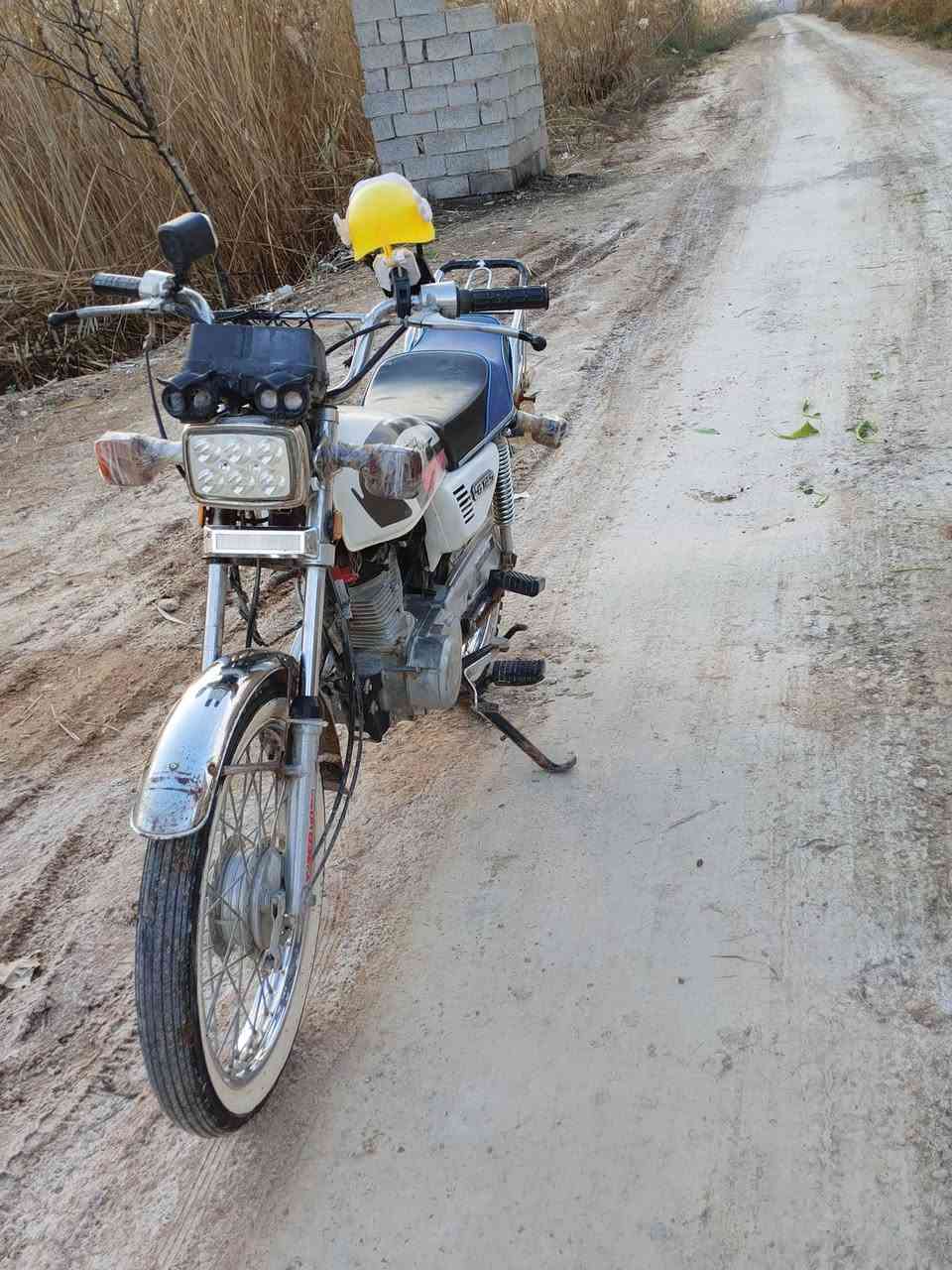 سلام عليكم دراجه للبيع نامه ابرو 2017على بلاد ما ملعوب بيه كلك سعر 400وبيه مجال مكاني ديالى بعقوبة قرب أمام المحسن ***********
