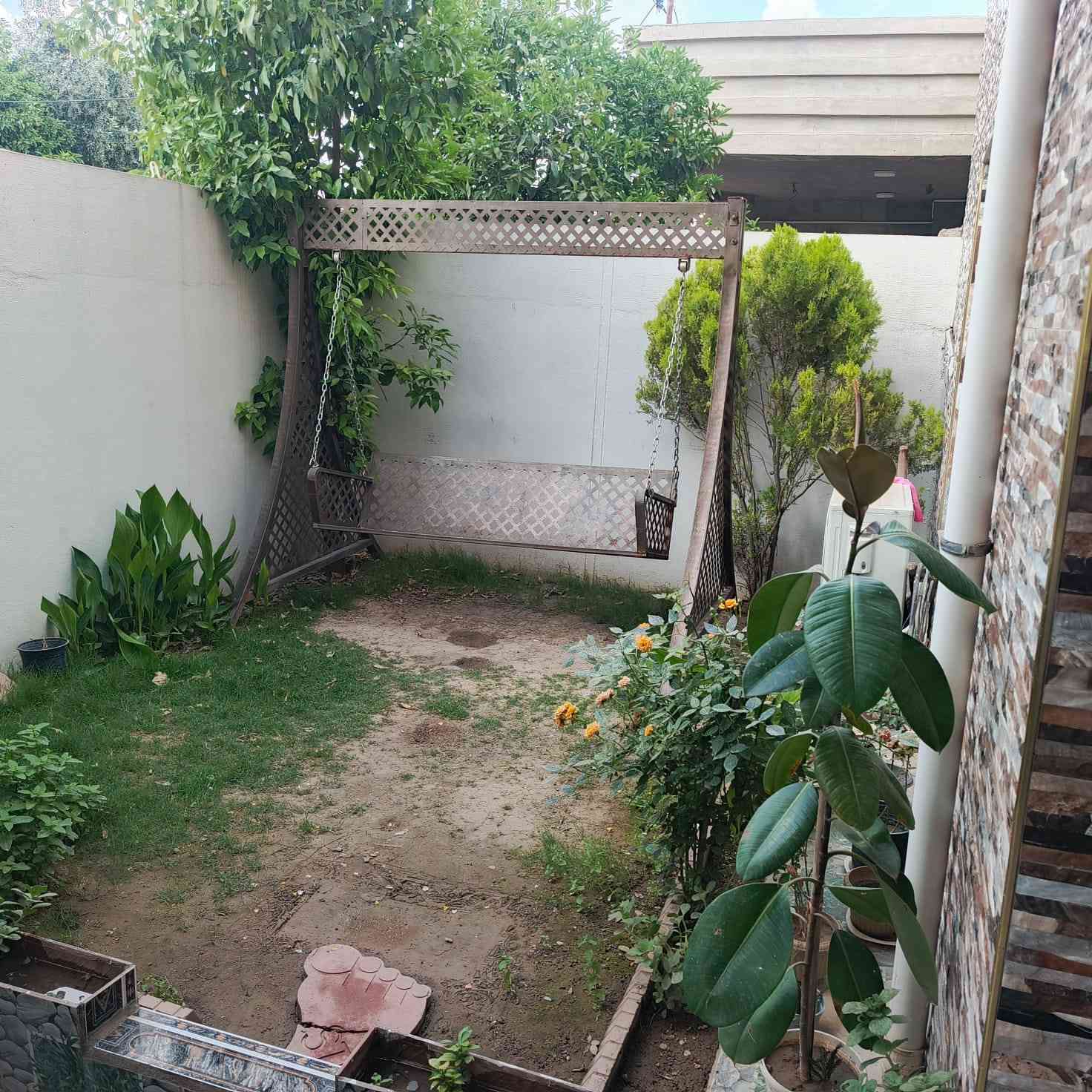 #دار للبيع طابو ملك صرف🏘️🏘️
#خانوو بو فروشتن تابويه
#المساحة (  ٢٠٠ )متر 
 طابق واحد فول سيراميك 
يتكون من غرفتين نوم + غرفة استقبال + هول + مطبخ +صحيات )كراج سيارة مع حديقة

#العنوان؛؛( كركوك ناحية ليلان حي بهار  )

#اللاستفسار اتصال ع ارقام مكتب البارز للعقار

***********واتساب☎️📱
***********☎️☎️
* نستقبل جميع عروضاتكم السكنية 🏠 والتجارية والزراعية 🏡 بكافة مناطق كركوك الحبيبة
عنوان مكتبنا كركوك ناحية ليلان سايدين رئيسي🌷🌷🏘️🏘️
