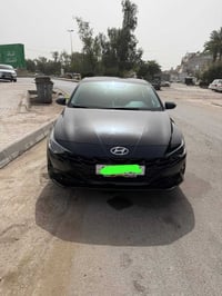 سياره النترا هايبرد 2023 لون اسود للبيع ماشيه ٢٥ الف حادث قبق جنطه ورا...