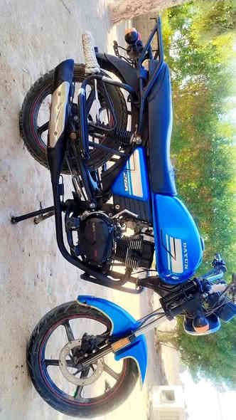 يا الله السلام عليكم دراجة البيع دايون موديل ٢٢ مكينه ٢٠٠ كتابه حمره أوراق سكنر مكفوله كفاله عامه كهربيات سلف كله شغال بشرط انضف من الصوره السعر مليون ٥٠ وبيه مجال الشراي يتصل وبيه خير ويدلل ***********
