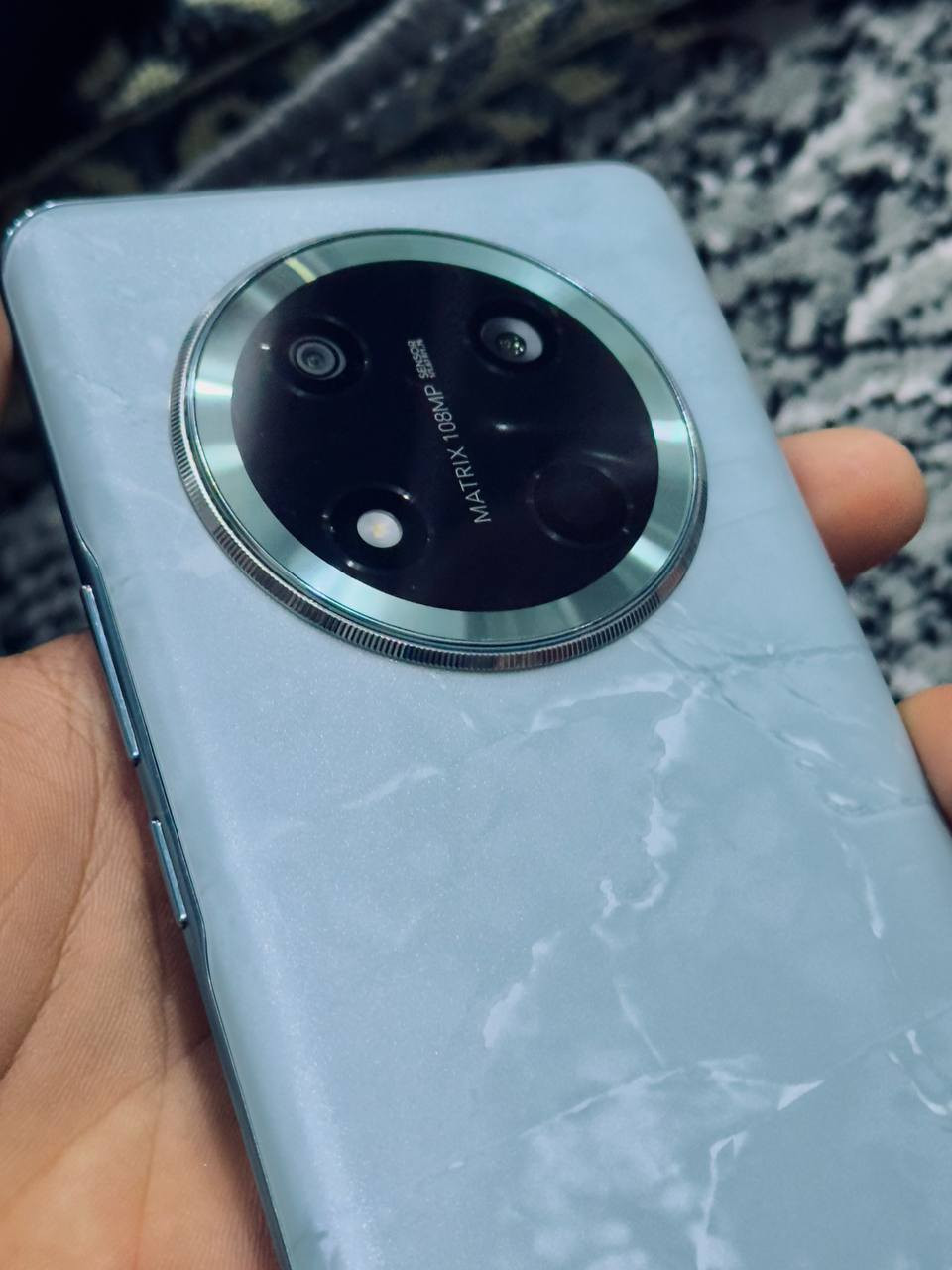 السلام عليكم هونر x9c
ذاكره256 رام 24
بطاريه6600 شحن66 واط 
كامل ملحقات شرط الجهاز زلغ مابي مستخدم شهر تقربباً 
سعر300 وبي مجال كلش بسيط 
***********
***********
