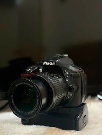 D5300 مع كامل ملحقات 07832973446
