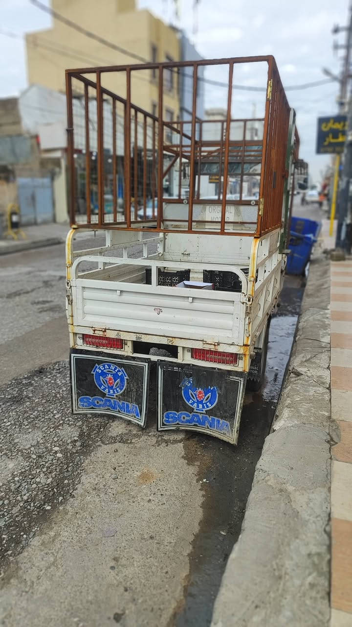 السلام عليكم ستوتة للبيع موديل 21  دبل اكسل  منفيس تخم تاير جوبلس جديد كهربايات كاملة باتري سلف شاصي كفالة محجل جديد بس يريد صبغ ما ينقصها شي جاهزة للشغل  السعر  ب 12و بيها مجال للشراي ***********
