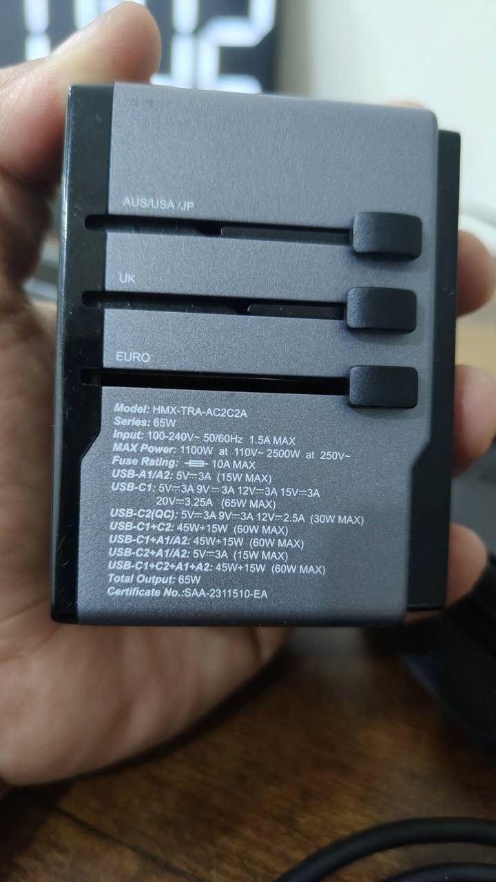 #محول_السفر_العالمي Heymix Tech #بقوة65w وتقنية GaN.التوافق العالمي: يعمل في أكثر من 200 دولة،
⭕الملحقات 
كيبل 2 متر اصلي 
حقيبة كما موضح بالصورة
 بما في ذلك الولايات المتحدة والمملكة المتحدة والاتحاد الأوروبي وأستراليا.منافذ متعددة: يحتوي على 2منفذ USB-C و2منفذ USB-A، مما يسمح بشحن عدة أجهزة في وقت واحد
#السعر45


**إذا كنت صاحب هذا الإعلان وتريد حذفه لأي سبب، رجاءا أرسل رسالة إلى الدعم الفني**