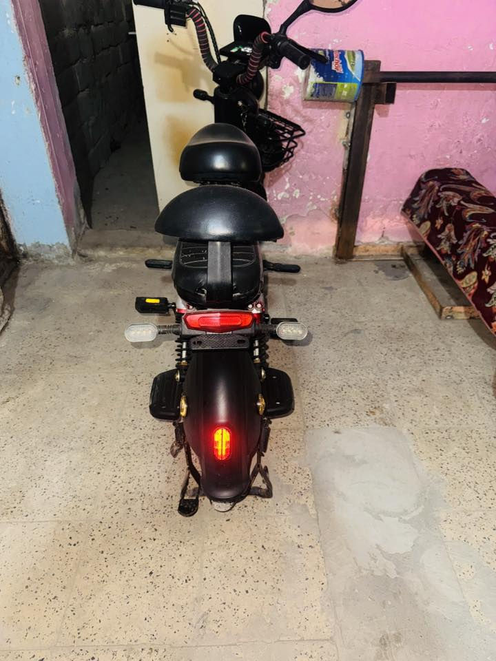 دراجة شحن HUS حجم 20  نضيفة جدا فقط البطارية نص عمر السعر 300 مراوس عادي بحجم اصغر
***********
