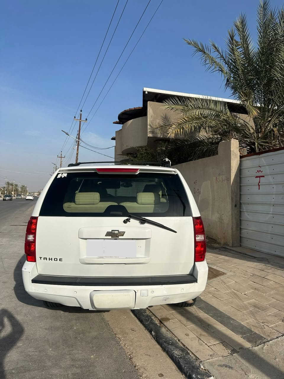 السلام عليكم تاهو ادوات بدون رقم للبيع بدون مراوس
مديل 2013 خليجي مكفوله من كلشي مواصفات LT نص فول 
مكينه V8 5.3 لايت زنون غرفه جلد بيجي شاشه تحكمات استيرن 
باقي مواصفاتهم معروفه سياره حيل جديده وجاهزه من كلشي حداده تايرات 
مكان بصره قضاء المدينه سعر 100 

‭0770 318 5952‬
