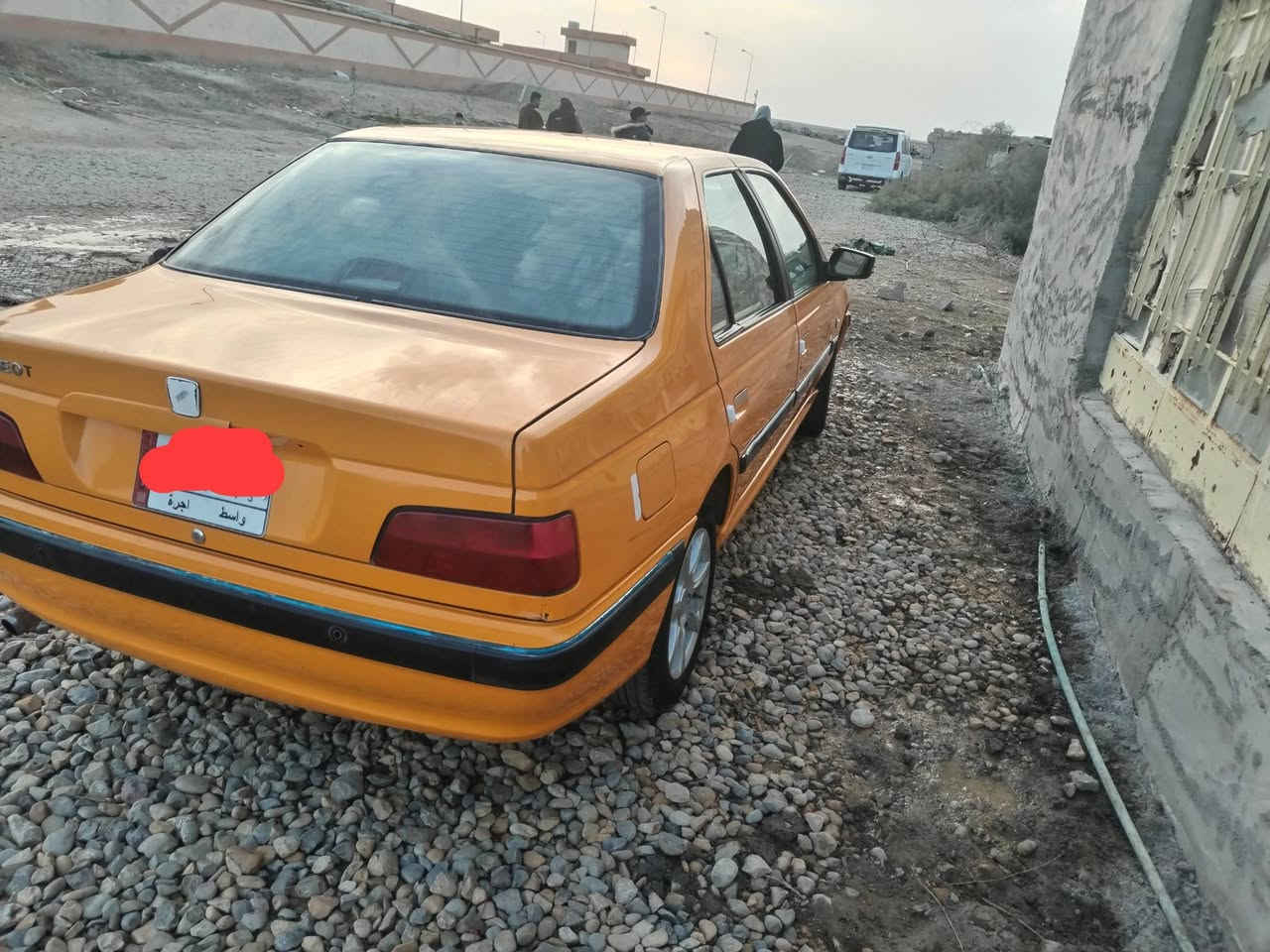 بسم الله الرحمن الرحيم السلام عليكم بيجو بارص 2020مكفوله بس هاي الطخه بالجاملغ موضحه بالصوره السياره محجوزه ينفك الحجز 2026شهر الثامن بعد شهر السعر 65وبيه مجال ***********
