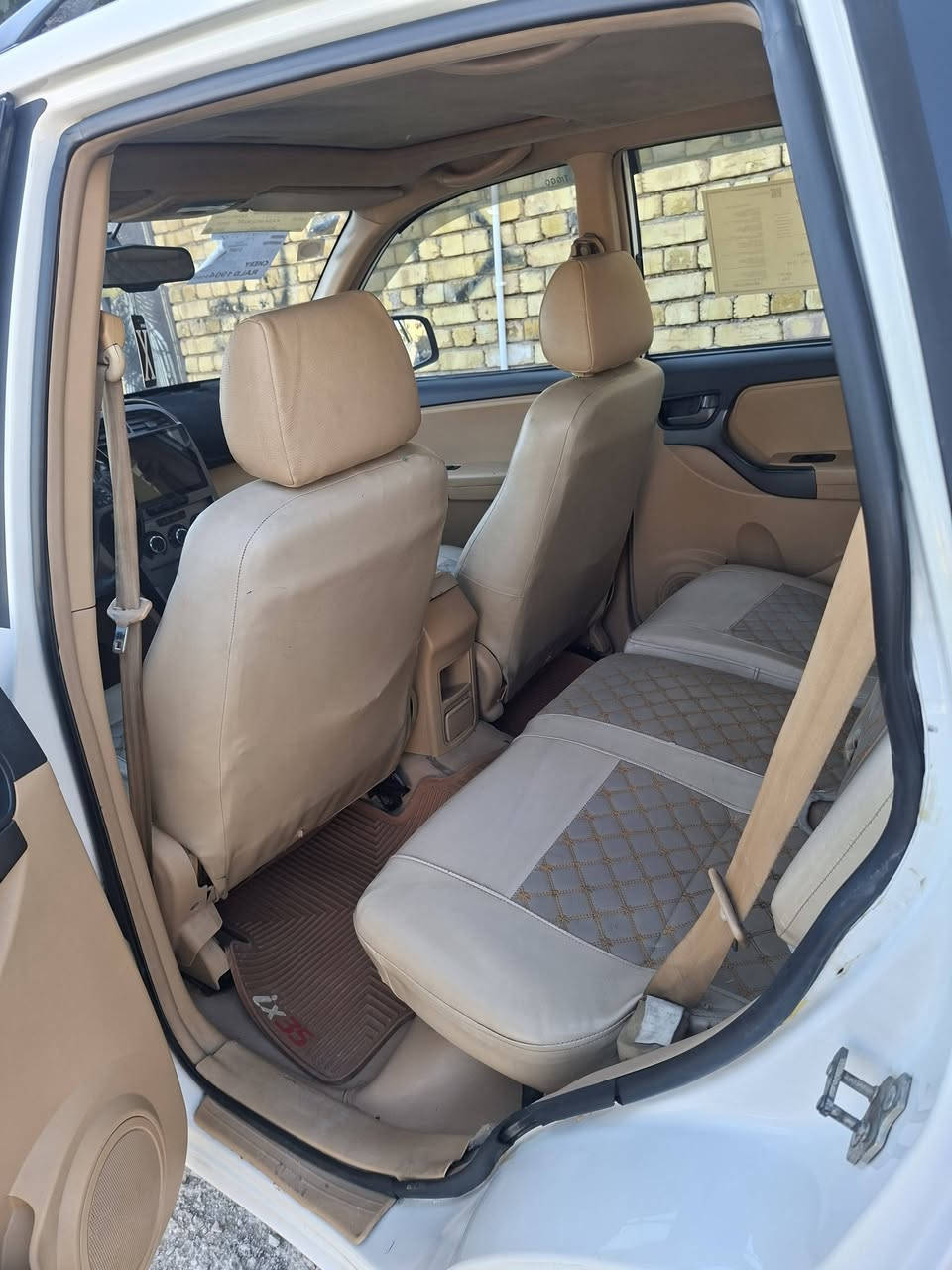 اسلام عليكم اخوان تيكو موديل 2015 للبيع مكفوله من ضربه وتبديل فقط بيه صبغ بلرباعه مال البيبان اثر تلكيط اخياس فقط والباقي كله مكفول مكينه وكير ميكانيكي تخم تاير جديد مدوشمه ارضيه وكشنات شاشه. شادلها رقم بغداد انكليزي ثاني يوم احولك السعر 67وبيه مجال حك الجيه مكان السياره كوت منطقه الخاجيه


**إذا كنت صاحب هذا الإعلان وتريد حذفه لأي سبب، رجاءا أرسل رسالة إلى الدعم الفني**