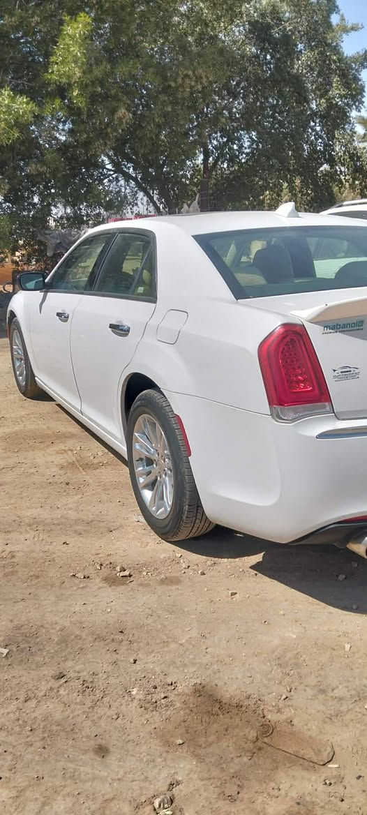 سلام عليكم أوباما 2017اصل 300C وأرد كندي
فول مواصفات
1 كراسي جلد
2كراسي كهربائيه
3مري شفط
4كير ماوس
5 تشغيل عن بعد
6كشنات حار وبارد
بيها بارد بل جاملغ الأمامي ما مصلح
ومواصفات C معروفه
معروضه 240
***********
