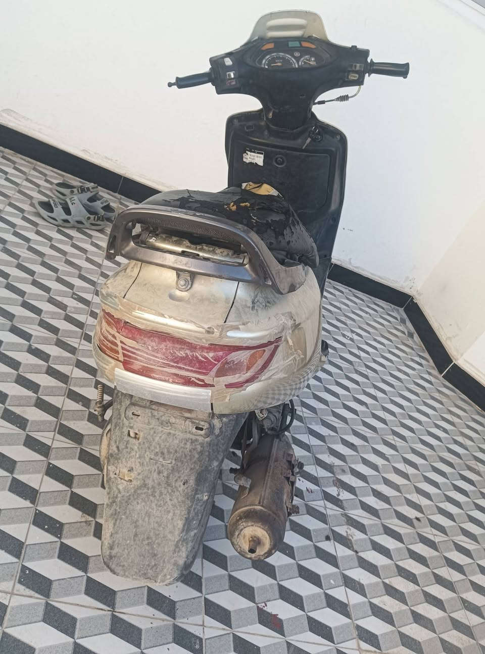 للبيع دراجه فراشه ما مفتوحه ابد وتجي تفحص
محرك نضيف 
معه لعلم صورتها وما مغسوله هيه وذا تغسلها تطلع ارتب 
دراجه حلوه مرتبه تخبل مستعجل على بيعها
يراد الها بس كفرات جدد وانته تشتريهن مكاني حله بابل 
دراجه اذا تعجبك ادخل خاص غيره لتجيني 
اريدها ب 300 وبيها مجال قليل لتجيني اقل من 250 
دراجه بطله بطله يراد الها بس كفرات


**إذا كنت صاحب هذا الإعلان وتريد حذفه لأي سبب، رجاءا أرسل رسالة إلى الدعم الفني**