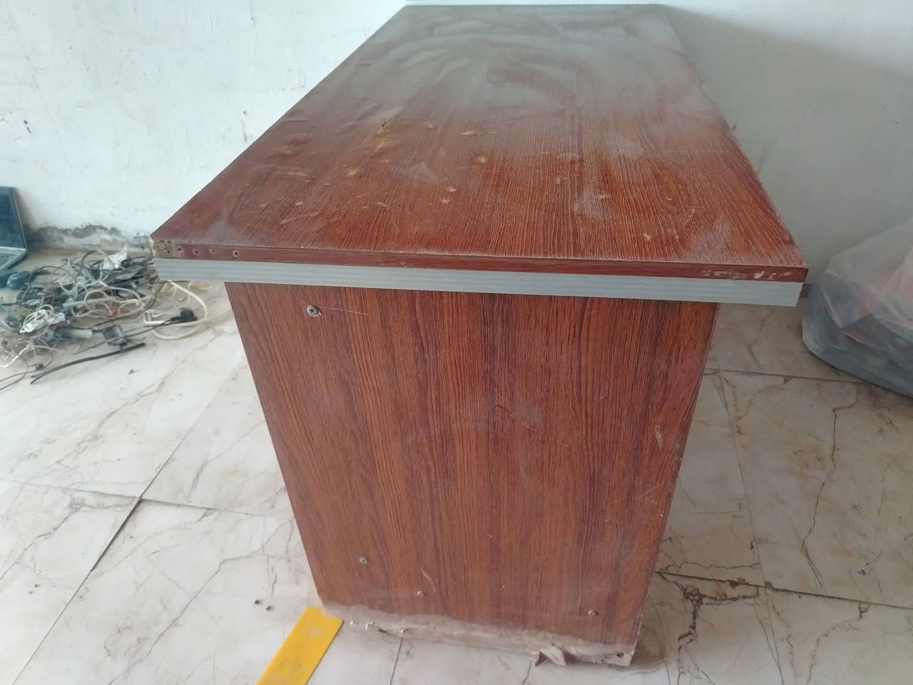 ميز مكتب للبيع نضيف مثل ما تشوف السعر 40وبي مجال


**إذا كنت صاحب هذا الإعلان وتريد حذفه لأي سبب، رجاءا أرسل رسالة إلى الدعم الفني**