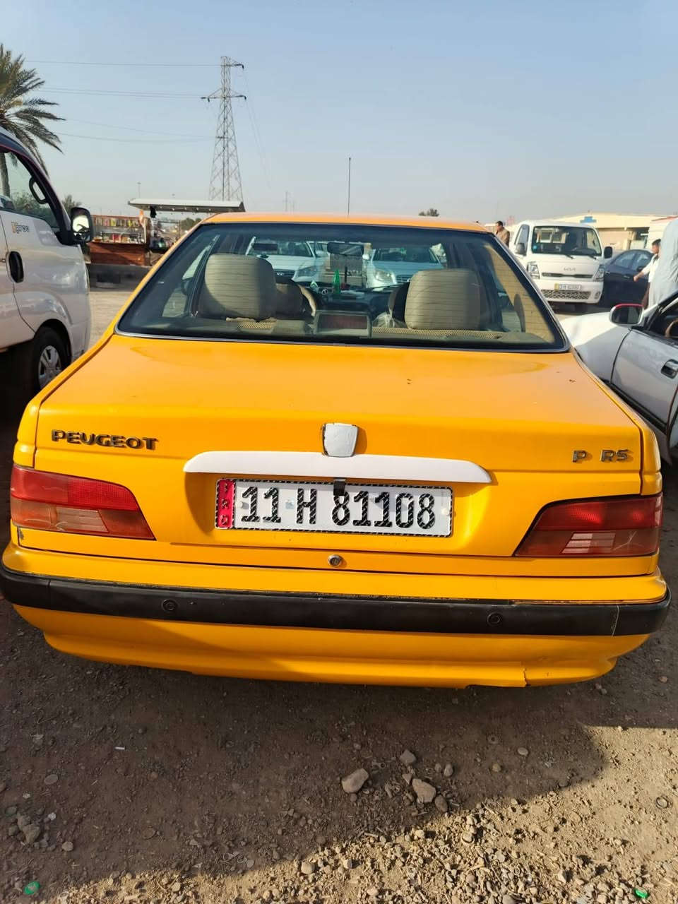 السلام عليكم
بيجو بارص 2018
بيها 4 قطع.... بابين عكس السائق تعمير و صبغ مع التكمه 
وجاملغين اماميات تبديل بدون دواخل (بجم سليم)
(قماره سليمه) بيها رصعات 
كير وشواصي ولغود كفاله
محرك بي تنقيص قليل بس محرك نشط خير من الله
كهربائيات كامله
تبريد تدفئه شغال
صدر نص عُمر
السياره مدوشمه بالكامل (قماره-بطاين بوب-ارضيه-كشنات) 
السياره ما ناقصها شي
مكاني بغداد المحموديه ناحيه الرشيد
***********
***********
السياره بأسمي (((شرط التحويل))) 
السياره عارضها 47 وبيها مجال
والله يرزق الجميع 🙏
