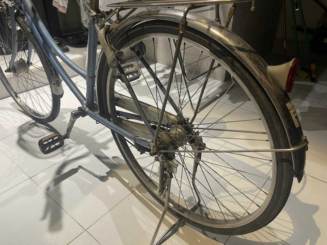 بايسكل للبيع موديل ٢٣ حجم٢٧ ياباني قطع تركيب مو لحيم ختم موجود رقم شاصي موجود تخم تاير جدد على ايدي للبيع ب85 الف وبي مجال بسيط مكان بغداد


**إذا كنت صاحب هذا الإعلان وتريد حذفه لأي سبب، رجاءا أرسل رسالة إلى الدعم الفني**